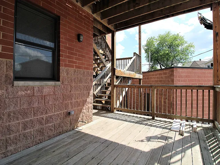 Elston — Photo 36