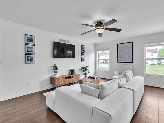 5th image of 1044 Primrose Ln