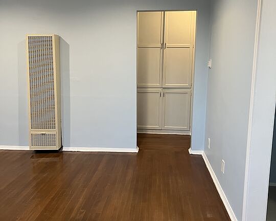 3rd image of 10503 Missouri Ave