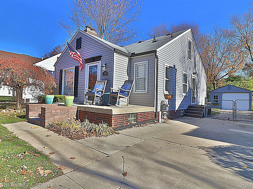 1st image of 2328 Royal Ave