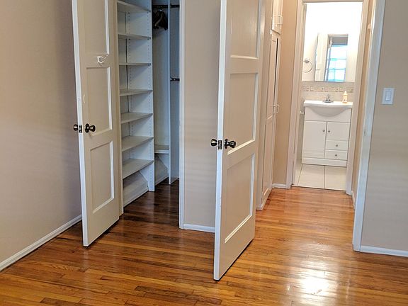 5th image of 517 San Vicente Blvd APT B