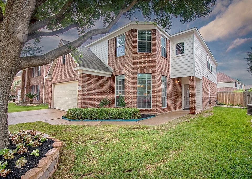 1st image of 19039 Country Square Dr