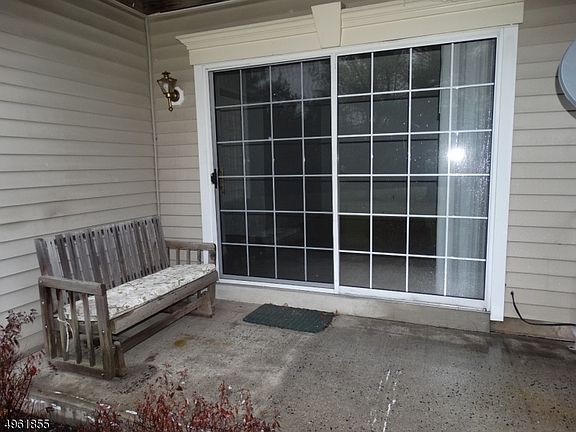 4th image of 808 Magnolia Ln