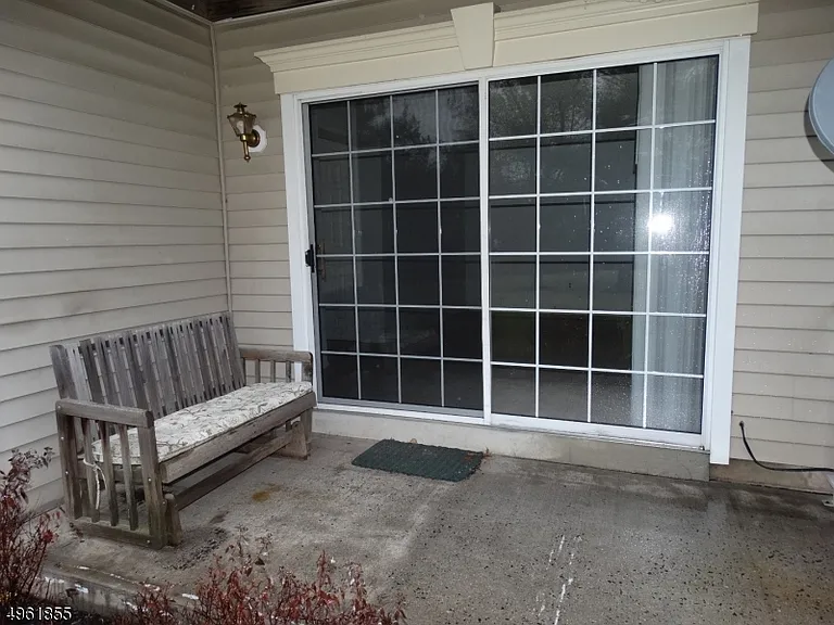 808 Magnolia Ln — Photo 4