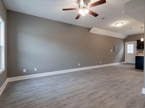 4th image of 1625 Golf Club Ln #209