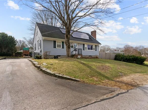 8 Penston Ave, Westerly, RI 02891