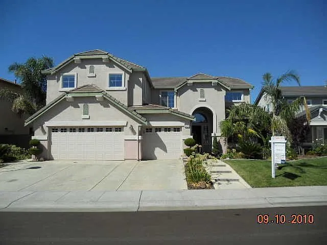 321 Menard Cir photo 1