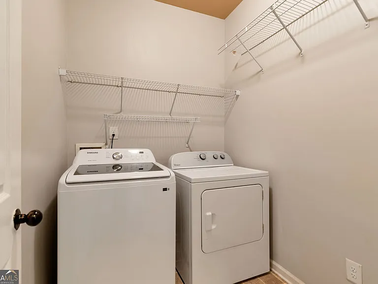 214 Farm Manor Ct — Photo 17