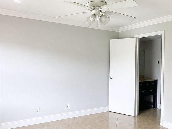 4th image of 6716 Palmetto Cir S 202