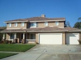 1195 Via Vista Dr, Riverside, CA 92506