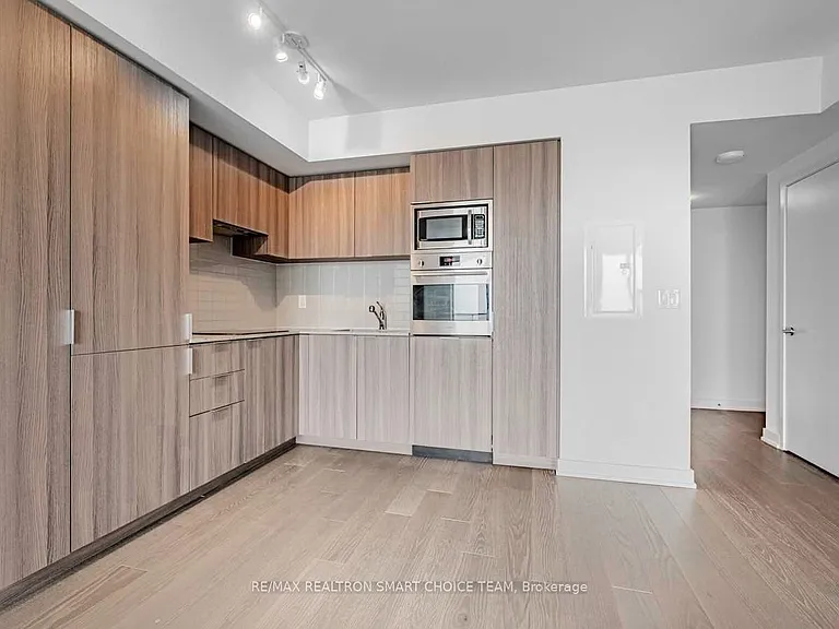 11 Wellesley St W #2506 — Photo 5