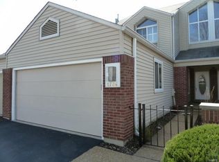 1724 Ridgeview Circle Dr, Ballwin, MO 63021