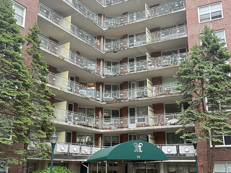 71 Strawberry Hill Ave #416 — Photo 2