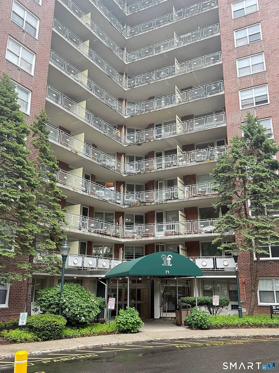 Building Photo - 71 Strawberry Hill Ave #416