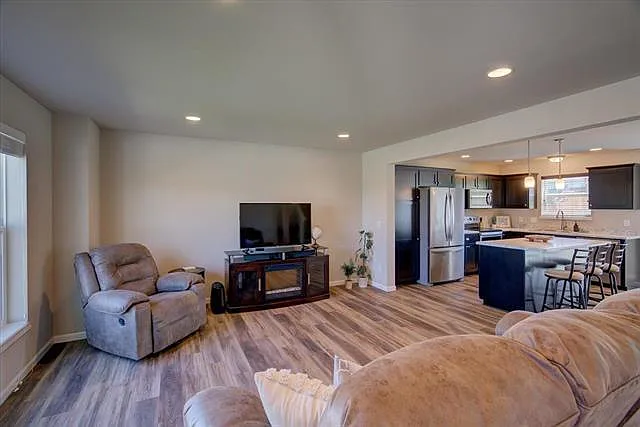 411 Steeple Point Way — Photo 3