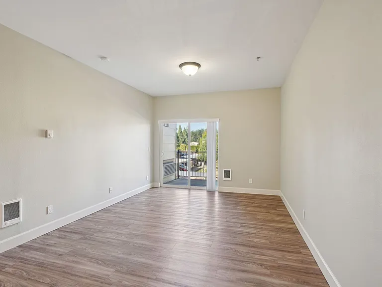 Aspen Grove Apartments — Photo 17