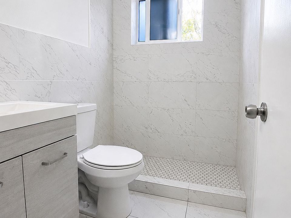 1st image of 2300 SW 3rd Ave APT 3