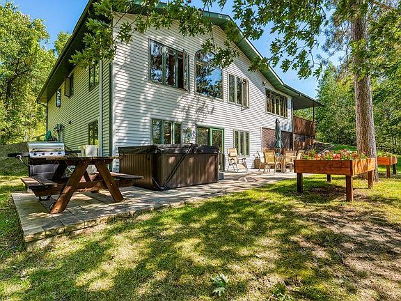 3rd image of 7105 Little Wolf Rd NW