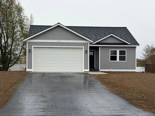 1769 Hansen Cir, Traverse City, MI 49685