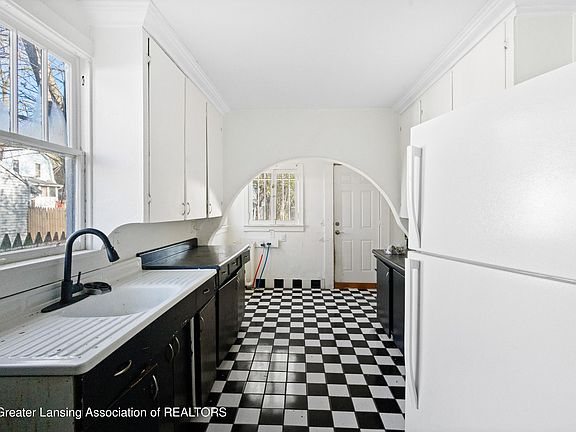 2nd image of 516 Smith Ave
