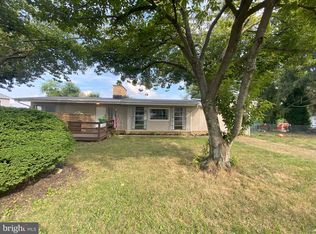 8459 Ashby Ave, Marshall, VA 20115