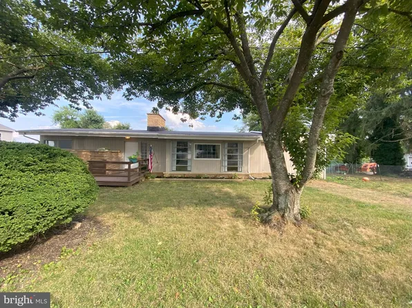 8459 Ashby Ave, Marshall, VA 20115