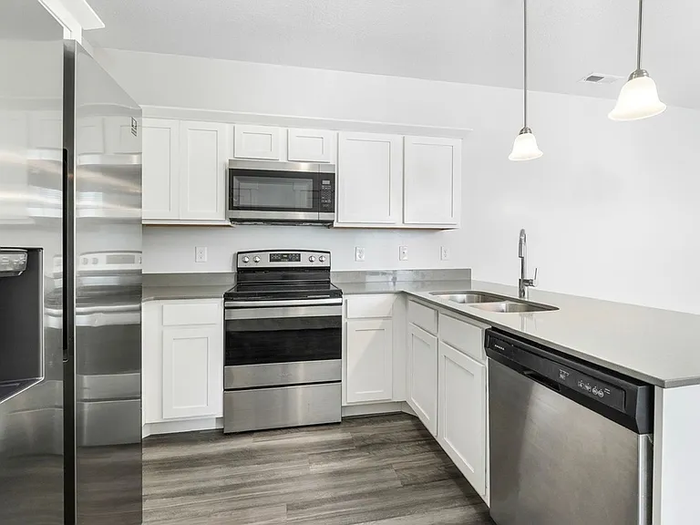 467 N 360 W #N202 — Photo 2