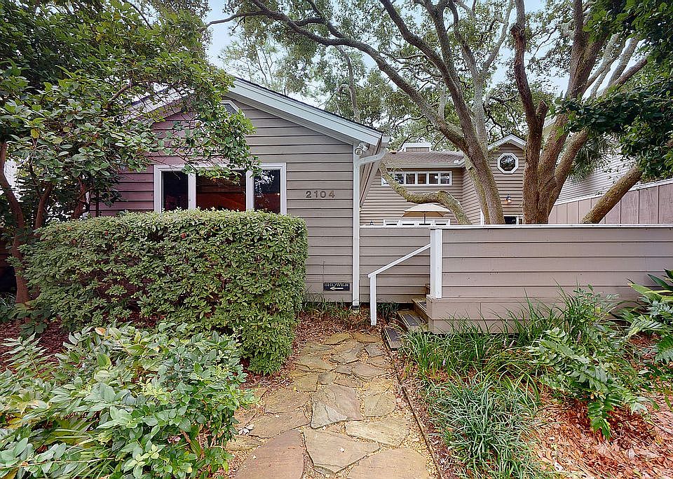 1st image of 2104 Bruce Dr
