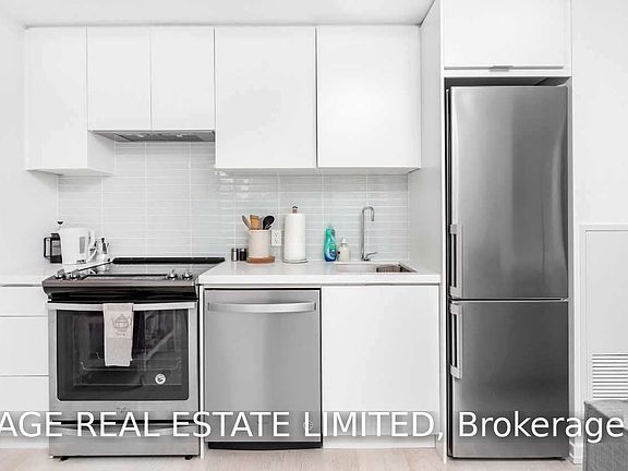 4th image of 60 Colborne St #712
