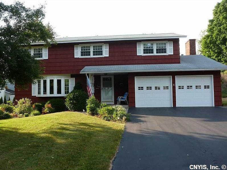 1st image of 209 Thornton Cir S