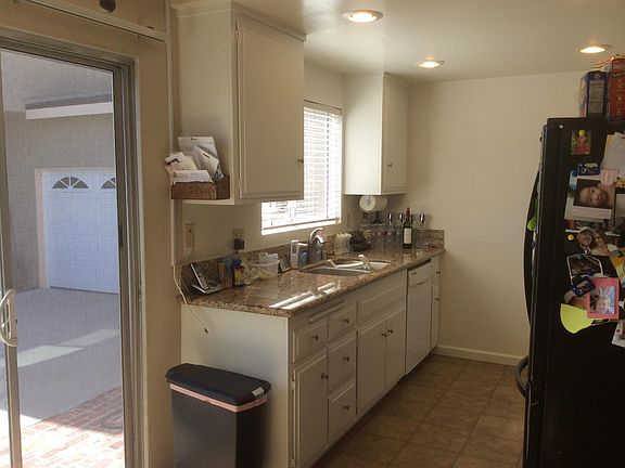 Granite counters and recessed lighting 