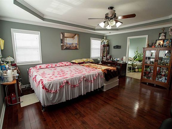 4th image of 664 Hillgreen St