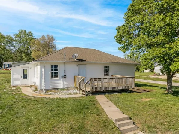 201 Petree Ave #N, Braymer, MO 64624