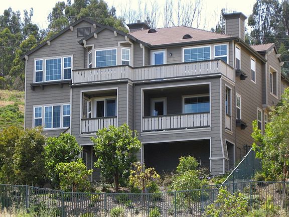 over 3,200 living sq ft