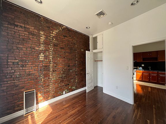 5th image of 515 Washington Ave APT 3