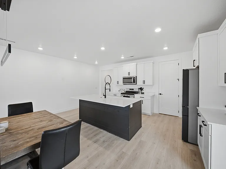 711 W Rust Bluff Dr — Photo 39