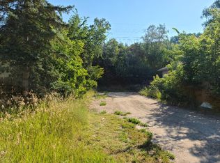 10821 101st St, Peace River, AB T8S1L5