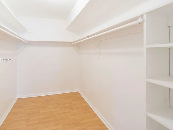 4th image of 1200 Mariposa Ave APT E204