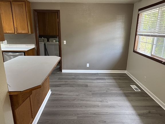 4th image of 9014 124th Ave NE