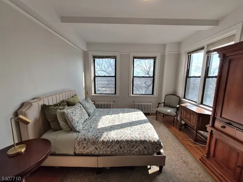 1 bed, 1.0 bath, $2,200 — Photo 3