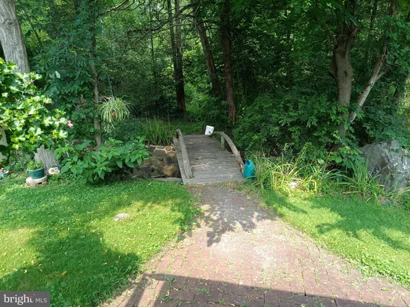 1635 Perkiomenville Rd, Perkiomenville, PA 18074