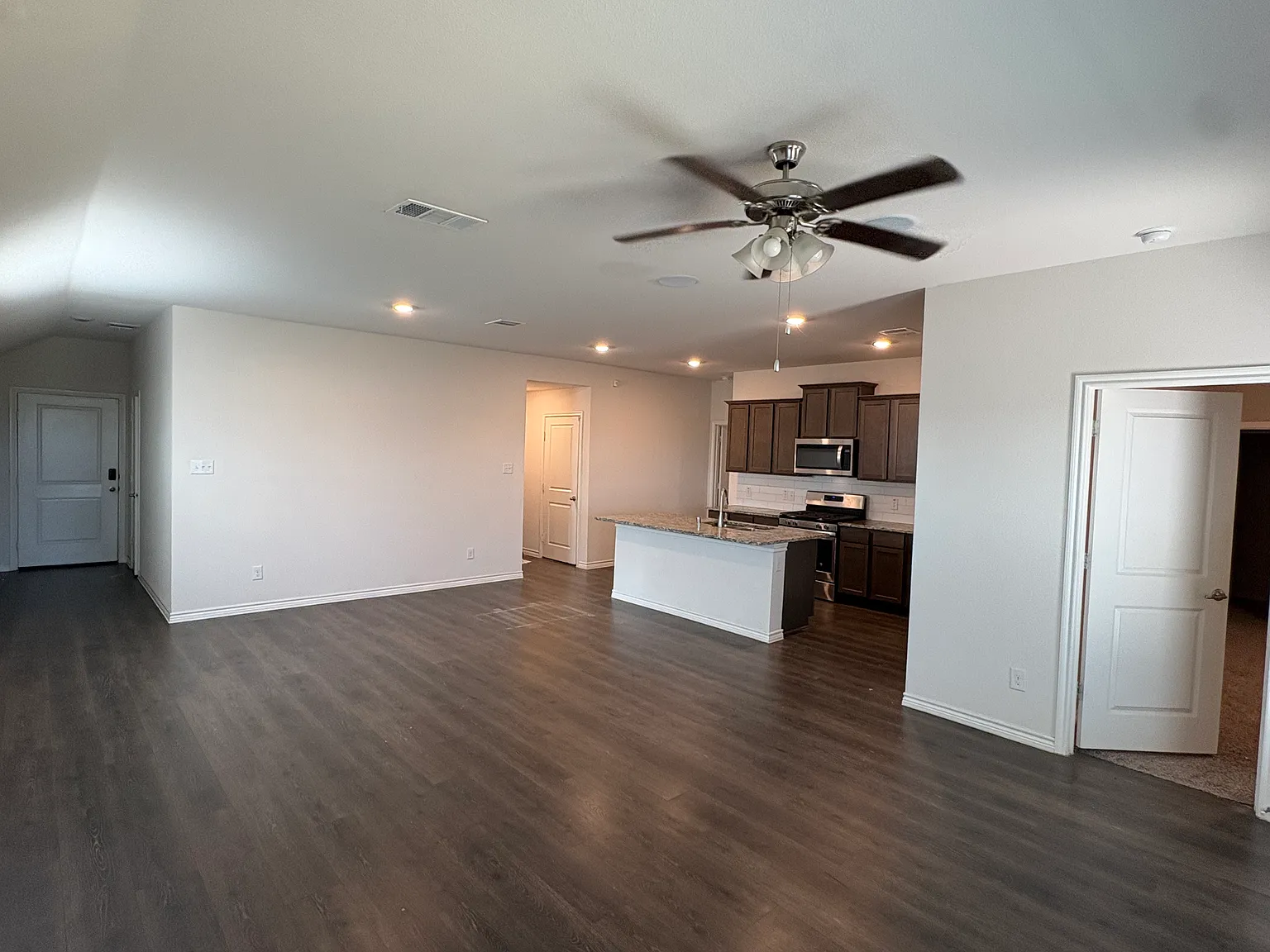 3 bed, 1536 sqft, $2,000 — Photo 1