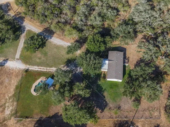 2934 County Road 271, Gillett, TX 78116