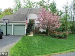 5127 Higgins Dr, Dumfries, VA 22025