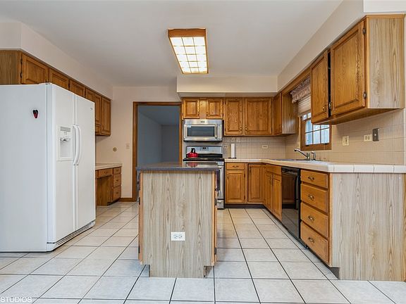 5th image of 840 Tam O Shanter Ct