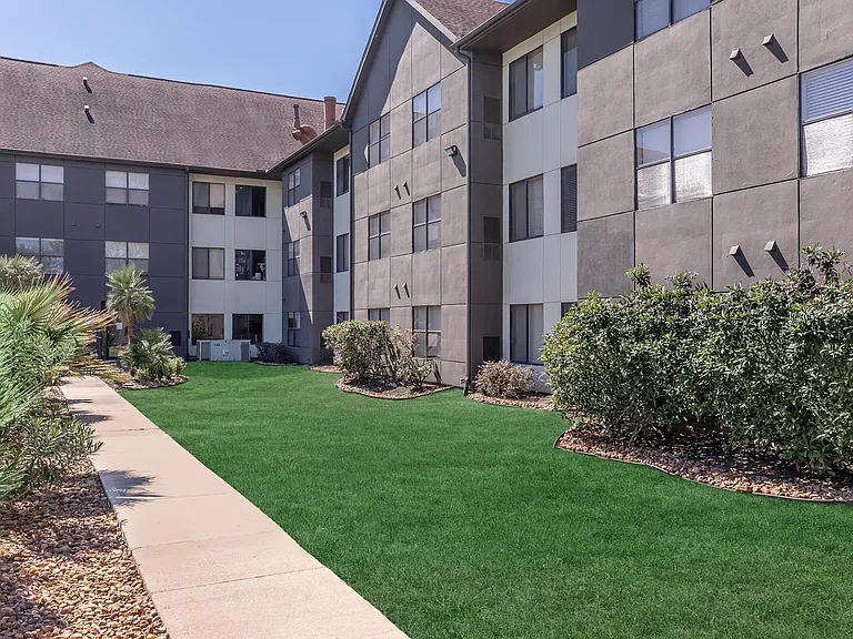 Perla 249 Apartments — Photo 4