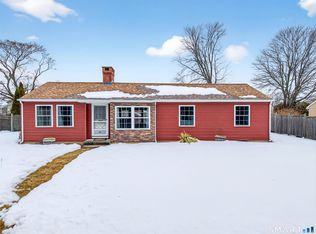 25 Pond Rd, Old Saybrook, CT 06475