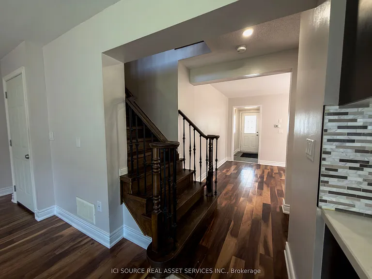 1573 Evans Ter — Photo 24