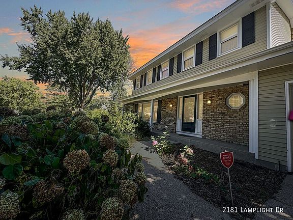 2nd image of 2181 Lamplight Dr