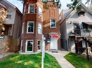 4234 W Thomas St #2, Chicago, IL 60651